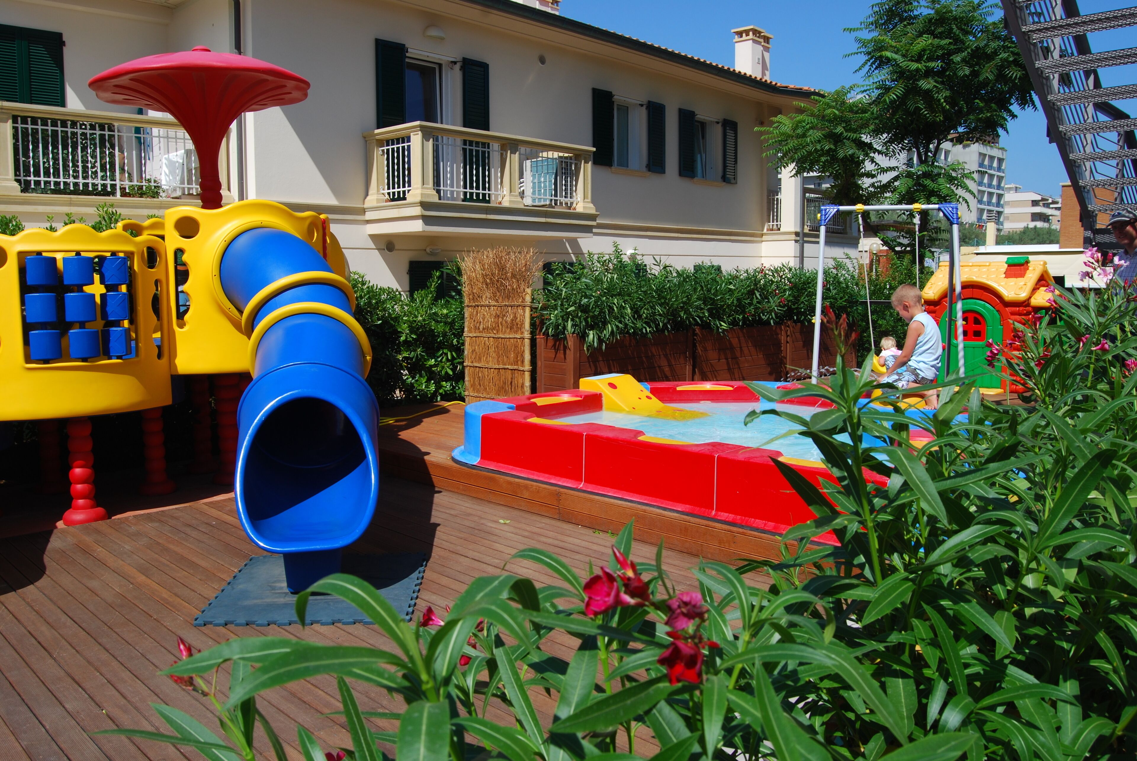 children’s play area – outdoor