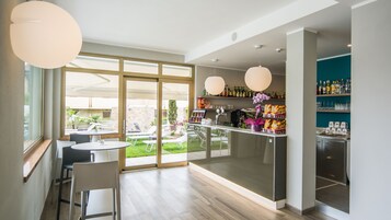 Bar (en la propiedad)