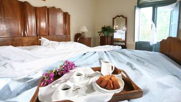 Lenzuola Frette, copriletto in piuma, insonorizzazione