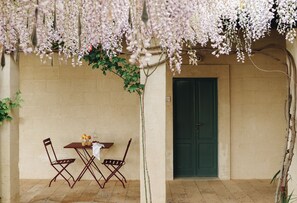 Dreibettzimmer | Terrasse/Patio