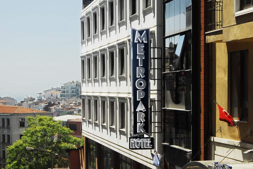 Taksim Metropark Hotel
