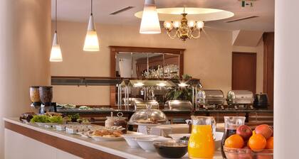 Taksim Metropark Hotel