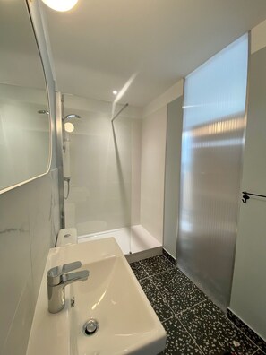 Shower, free toiletries, towels - Saint-Louis (Brest)