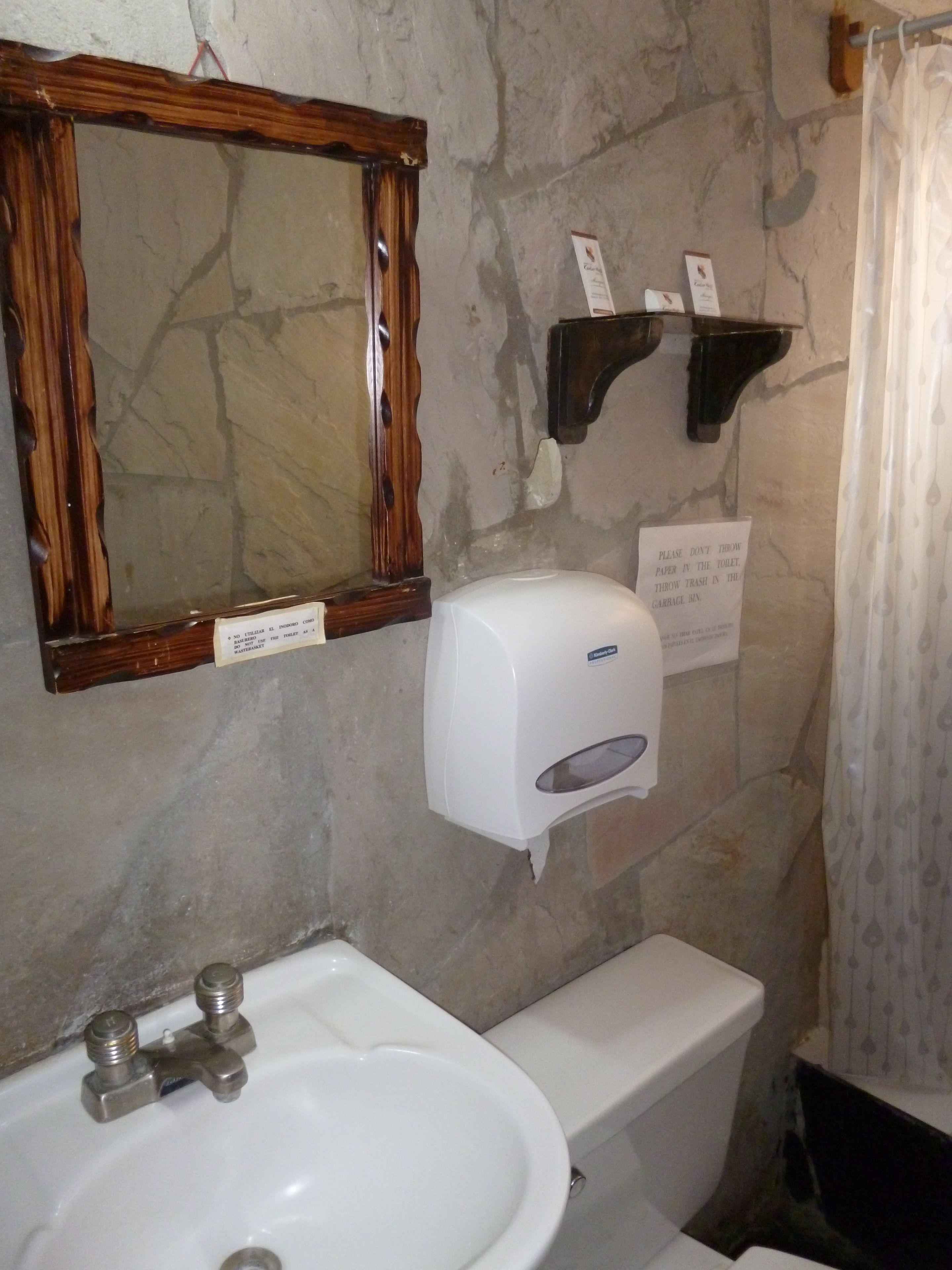 rainfall showerhead, hair dryer, towels