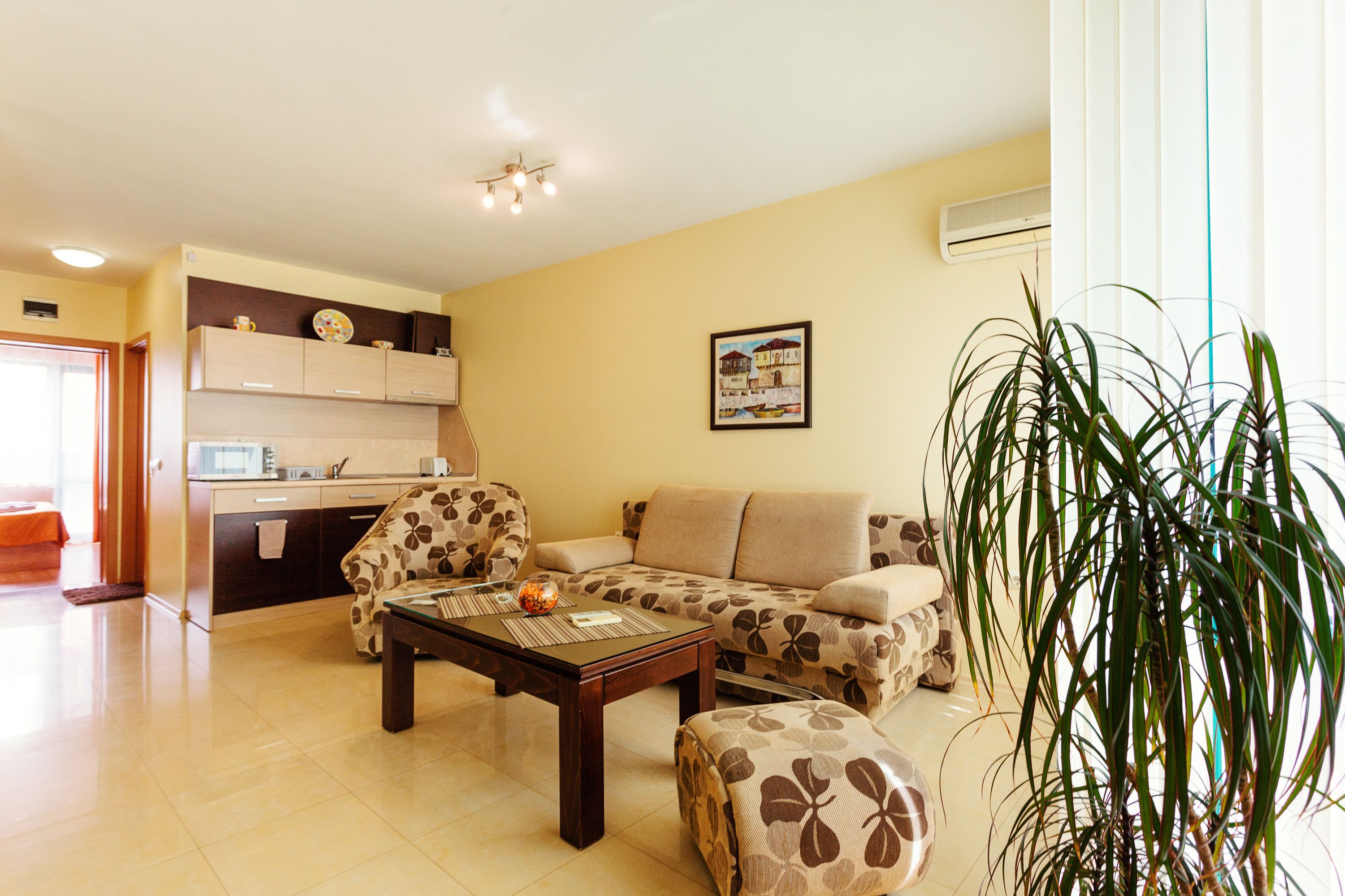  LCD 液晶電視、壁爐