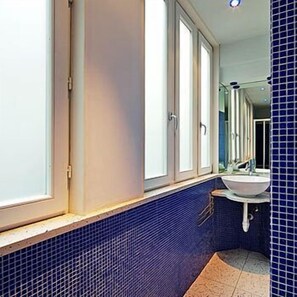 Hair dryer, bathrobes, bidet, towels - Saluzzo Paesana 1718 (Turin)