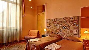 Double Room, Shared Bathroom | In-room safe, desk, iron/ironing board, rollaway beds