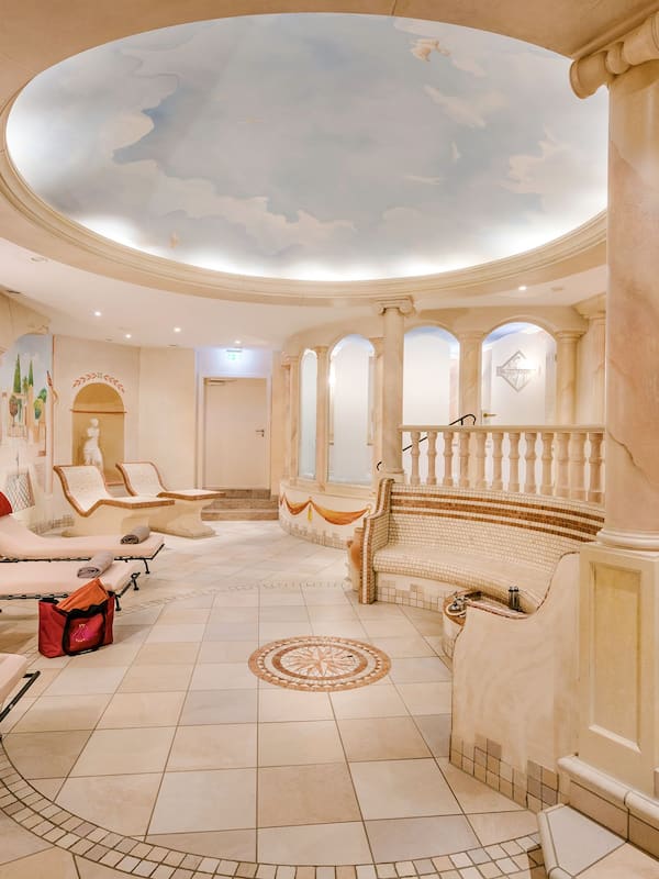 Couples treatment rooms, sauna, hot tub, steam room, hot stone massages