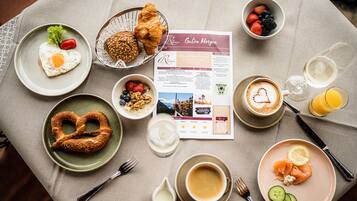 Petit déjeuner buffet compris