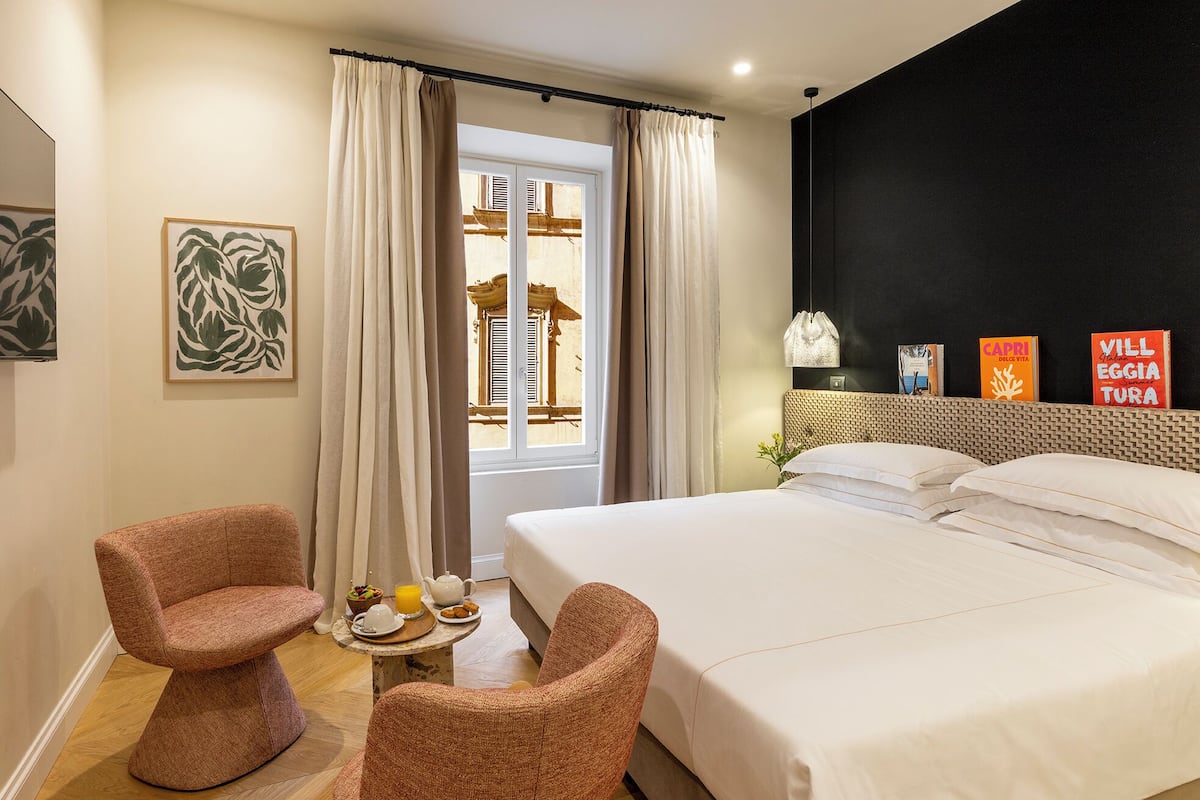 1 habitación y minibar con artículos gratuitos