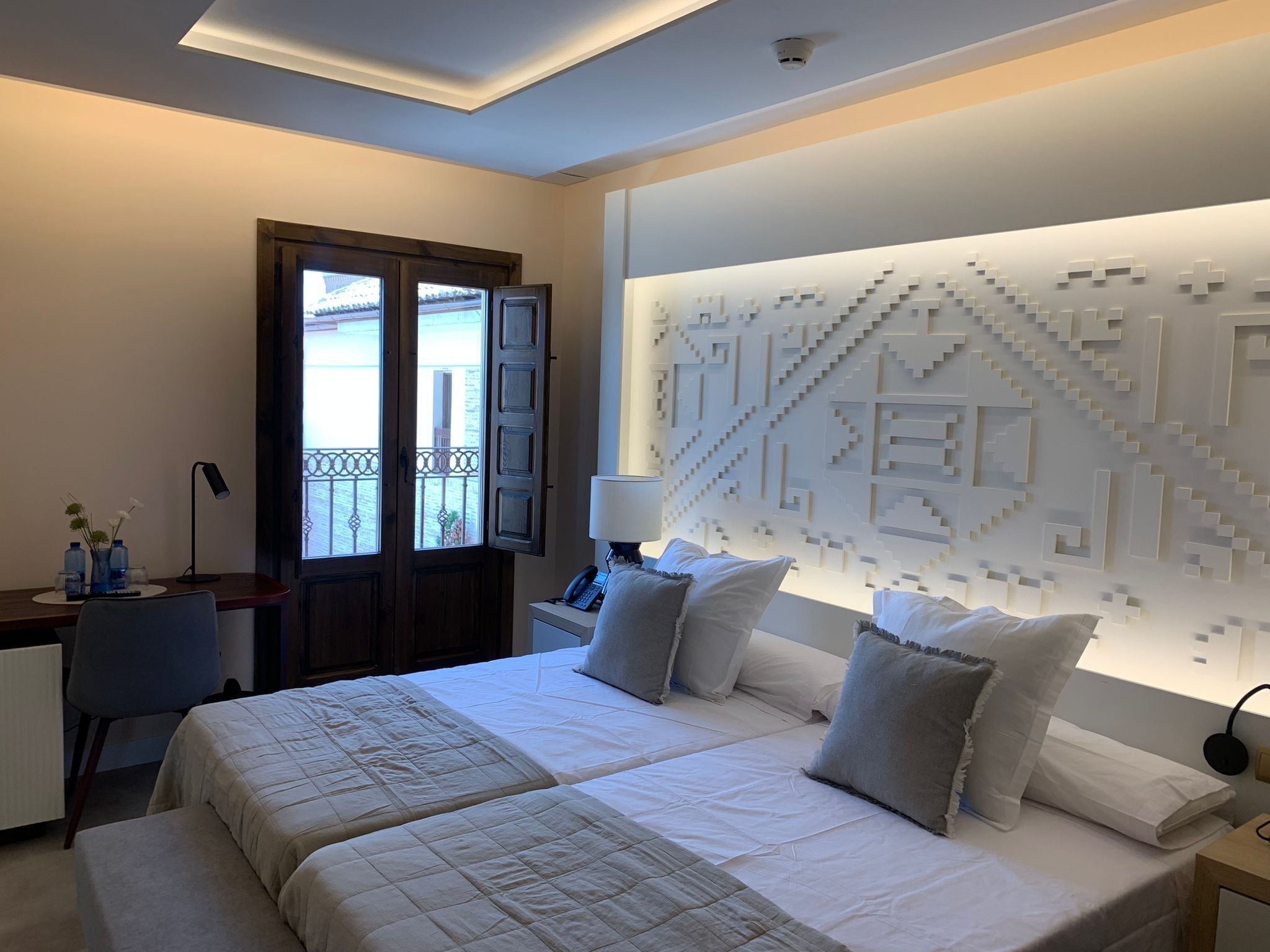 deluxe room | 1 bedroom, in-room safe, individually decorated, free wifi