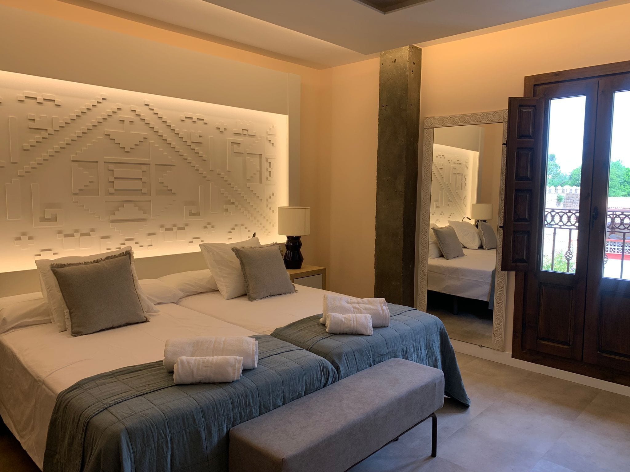 deluxe room | 1 bedroom, in-room safe, individually decorated, free wifi