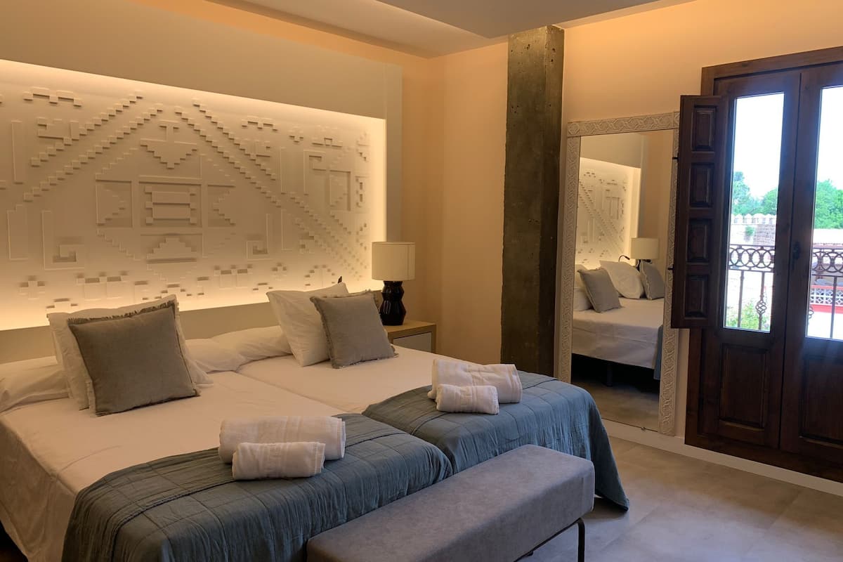 deluxe room | 1 bedroom, in-room safe, individually decorated, free wifi