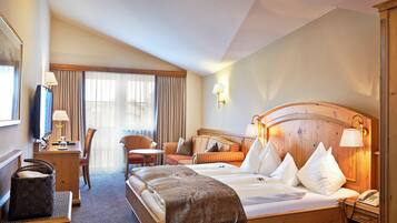 Minibar, in-room safe, desk, soundproofing