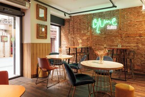 Reception -  Blume Cruz Suites (Madrid)