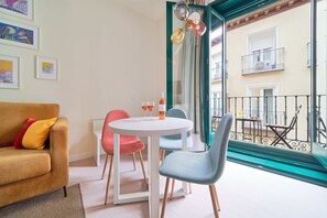 Superior Suite, Balcony (1, 2 and 3 pax) | Balcony view - Blume Cruz Suites (Madrid)