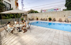 Outdoor pool - Apart-Hotel Plaza Colonial (Santo Domingo)