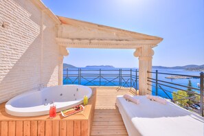 Family Suite, Sea View | Minibar, free cribs/infant beds, rollaway beds, free WiFi - Hera Hotel (Kas)