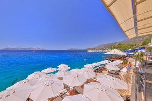 Private beach, free beach cabanas, sun loungers, beach umbrellas - Hera Hotel (Kas)