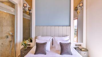 Deluxe Room, Sea View | Minibar, free cots/infant beds, rollaway beds, free WiFi