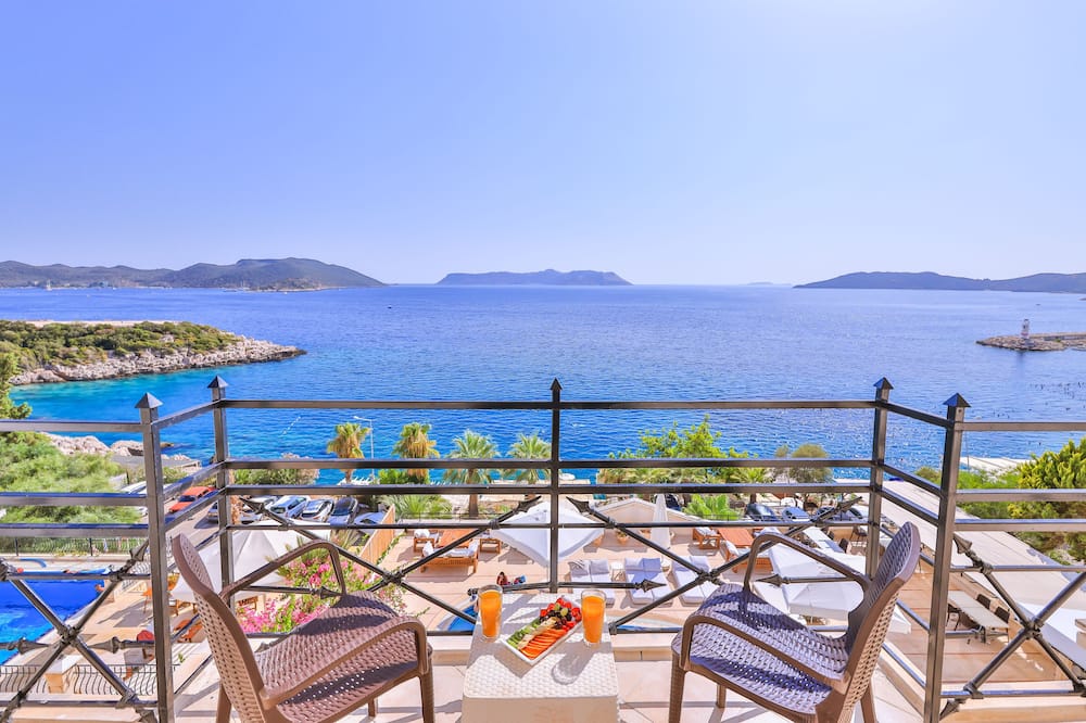 Hera Hotel