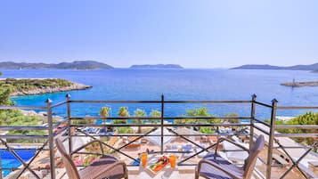 Deluxe-Zimmer, Meerblick | Minibar, kostenlose Babybetten, Zustellbetten, kostenloses WLAN