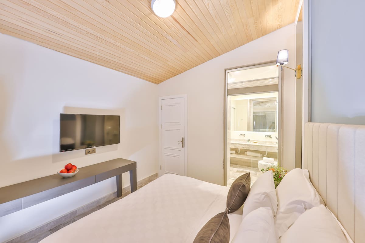 Minibar, nôi (giường cho trẻ sơ sinh) miễn phí
