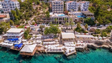Private beach, free beach cabanas, sun-loungers, beach umbrellas