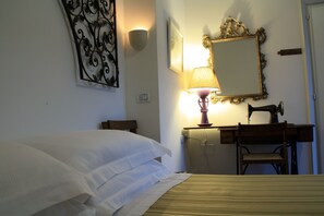 ห้องคลาสสิกดับเบิล, เตียงใหญ่ 1 เตียง | ตู้นิรภัยในห้องพัก, ห้องพักตกแต่งอย่างมีเอกลักษณ์, ตกแต่งพิเศษโดยเฉพาะ