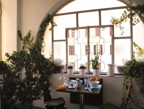 View from room - Arches B&B (Rome)