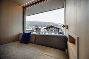 Deluxe-Doppelzimmer | Allergikerbettwaren, Minibar, Zimmersafe, Verdunkelungsvorhänge