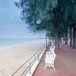 Outdoor pool, open 7:00 AM to 8:00 PM, pool loungers