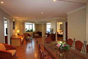 3 Bedrooms Suite | Caja fuerte, escritorio, tabla de planchar con plancha y wifi gratis