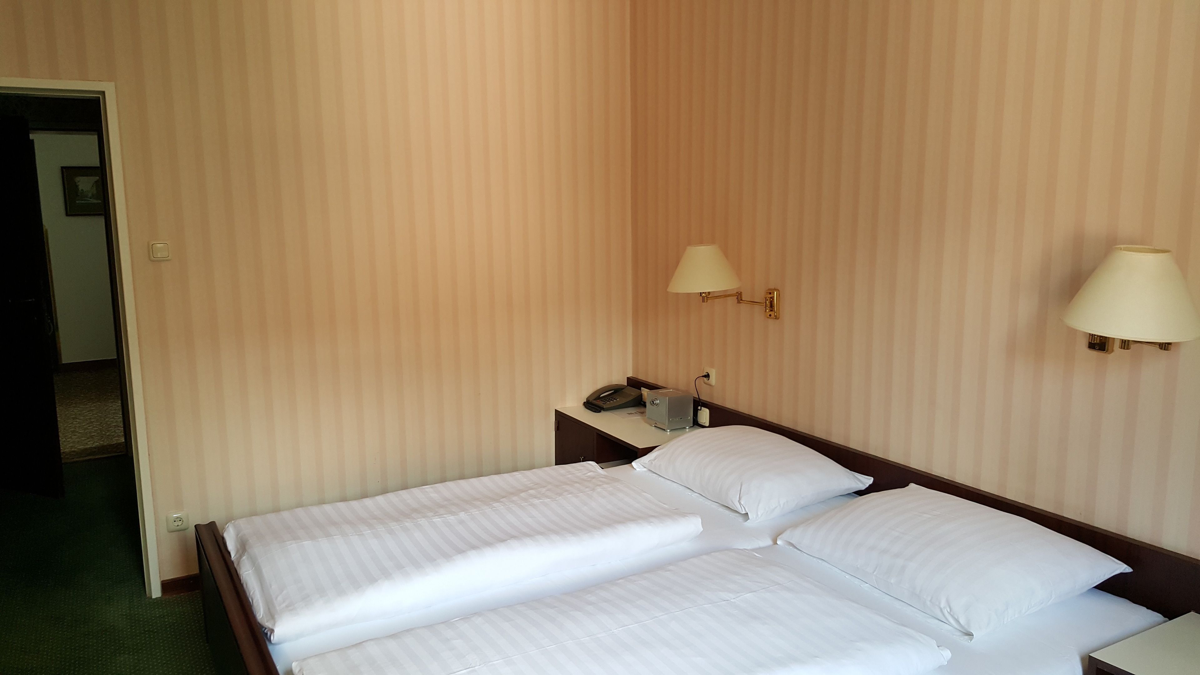 double room | 1 bedroom, premium bedding, down duvets, in-room safe