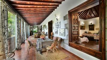 32-inch TV with satellite channels