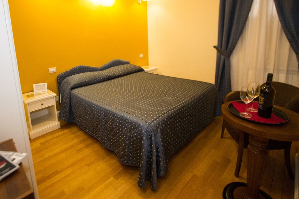 Minibar, caja de seguridad en la habitación y sistema de insonorización 