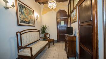 Suite, 1 letto matrimoniale, idromassaggio | Corridoio