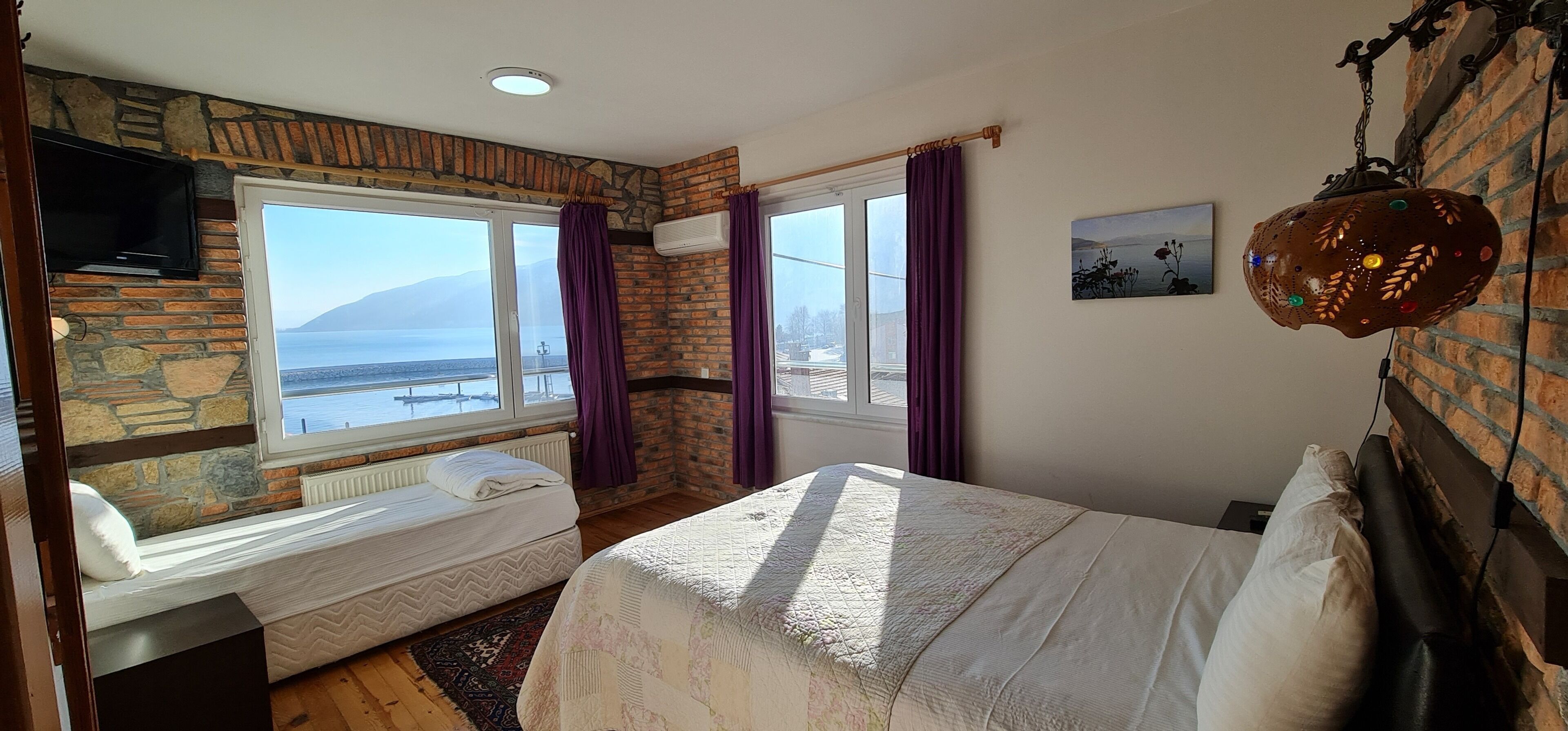 Individually furnished, free WiFi, bed sheets