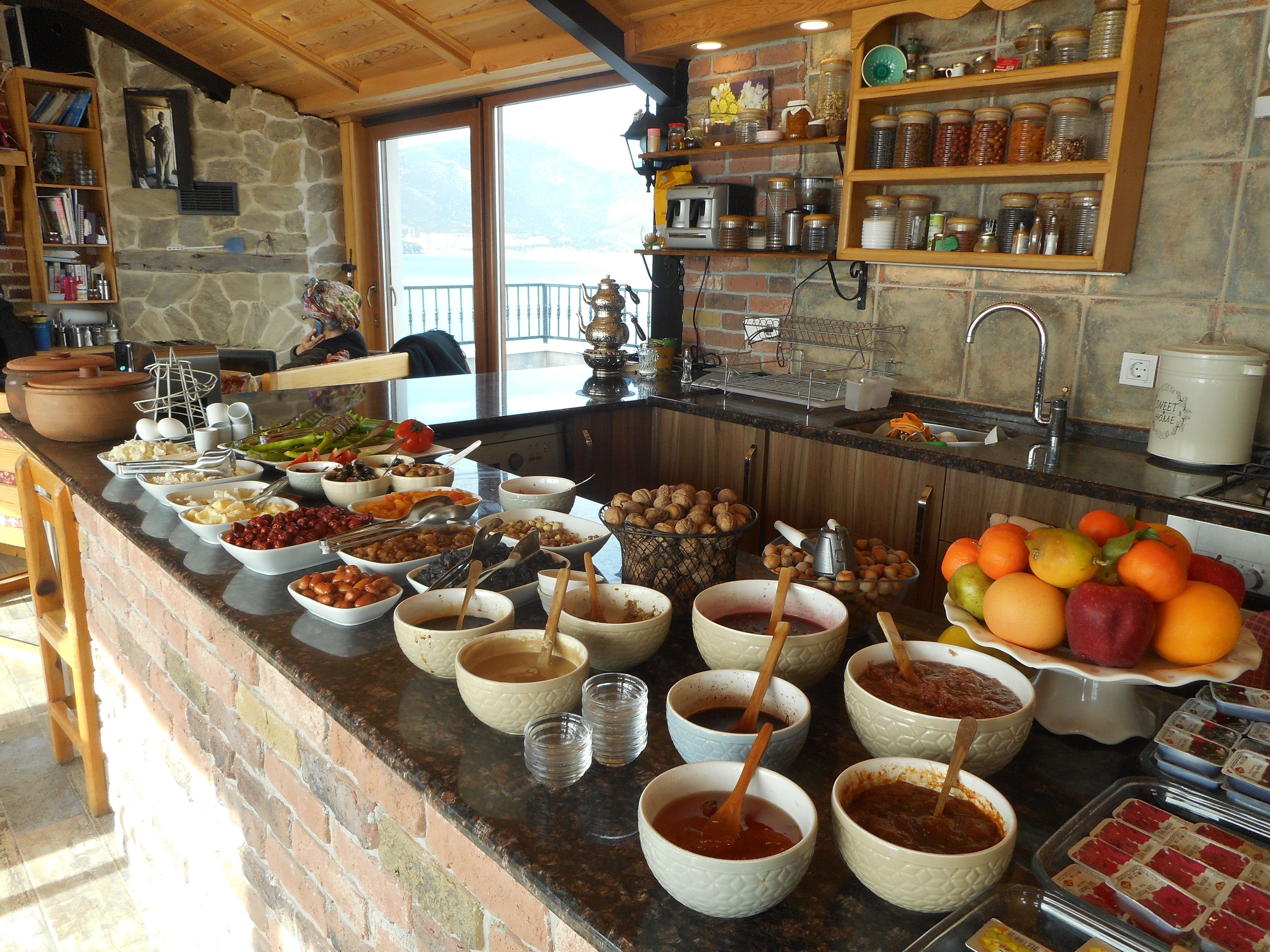 Daily buffet breakfast (TRY 450 per person)