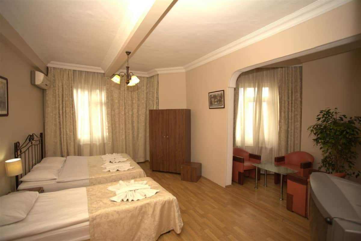 1 bedroom, in-room safe, desk, iron/ironing board