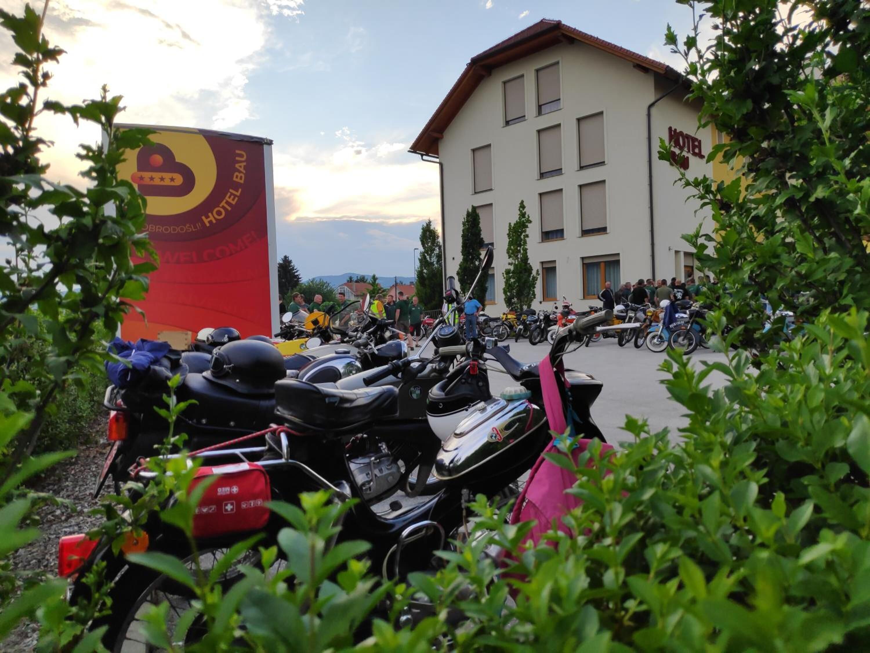 self-parking (surcharge)