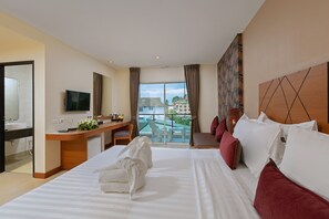 Habitación Premier | Colchones Select Comfort, minibar, caja fuerte y escritorio