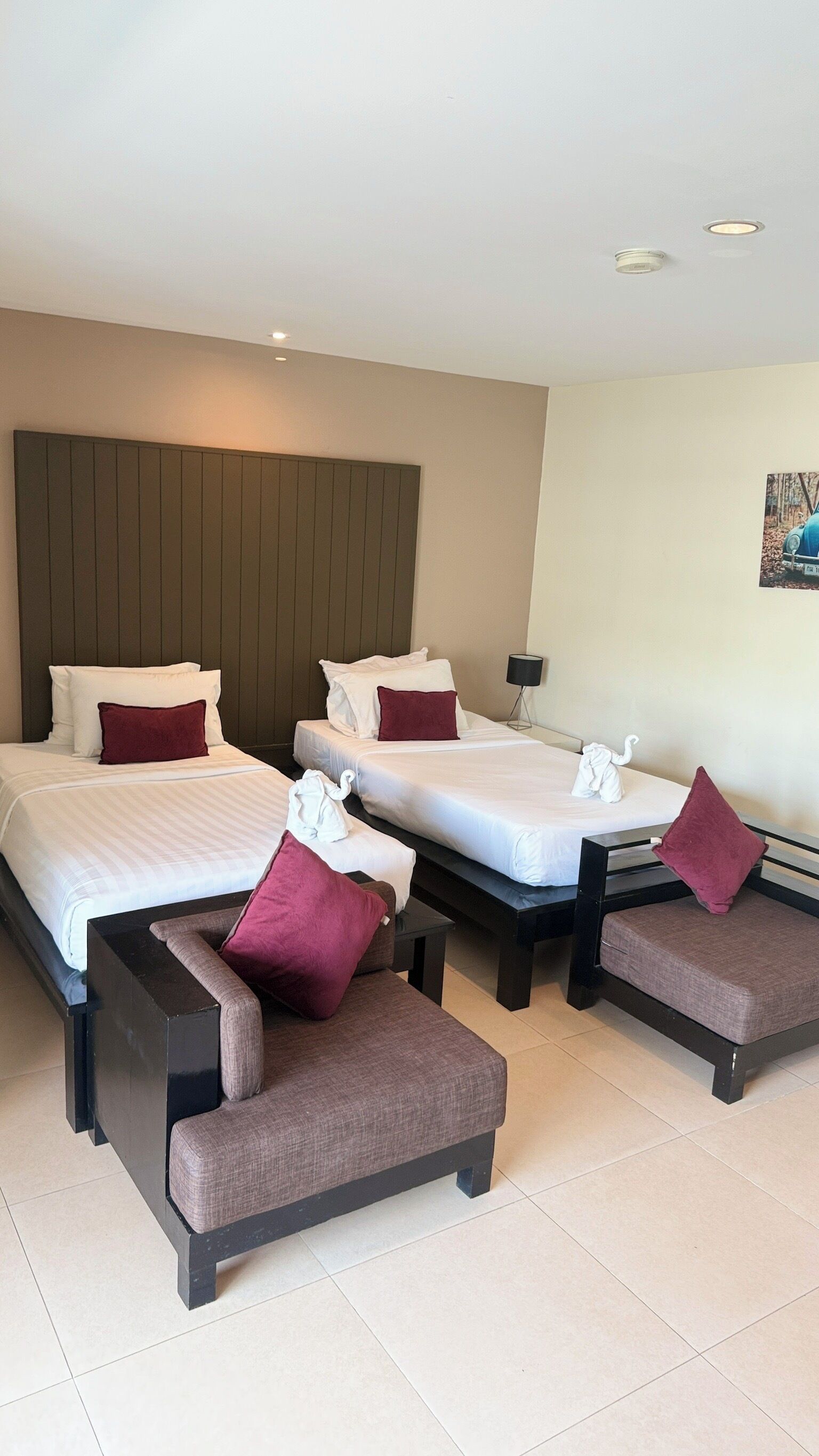 Deluxe room 2 single bed | Colchones Select Comfort, minibar, caja fuerte y escritorio