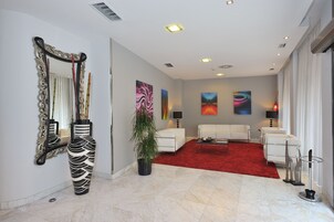 Zona de estar del vestíbulo