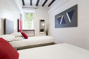 Apartment (5 pax) | 1 bedroom, in-room safe, laptop workspace, iron/ironing board