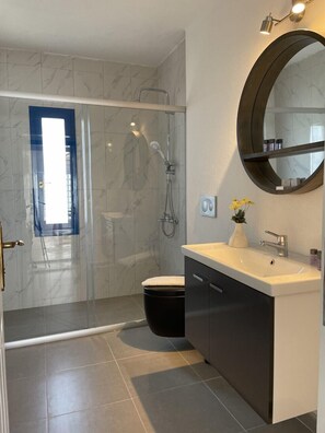 Double Room | 1 bedroom, in-room safe, soundproofing, iron/ironing board - Su Hotel (Bodrum)