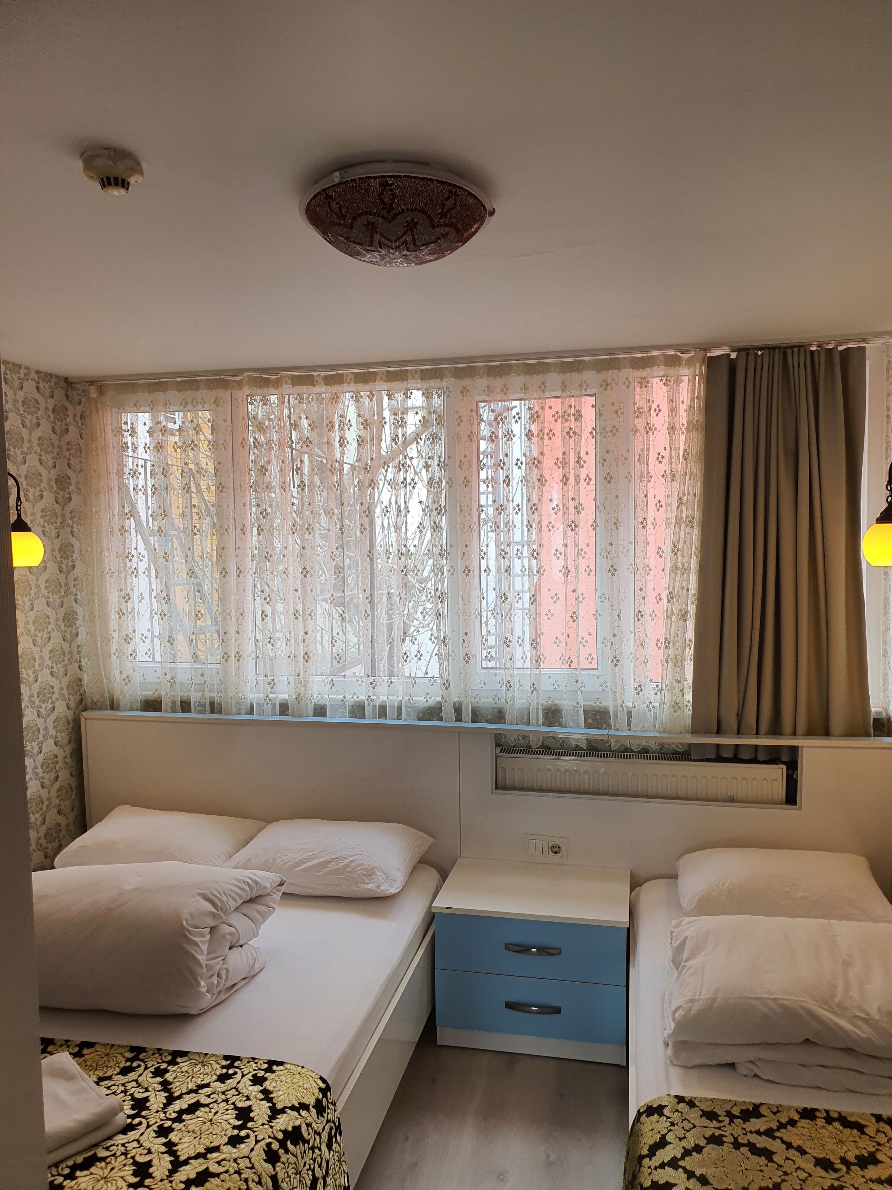 Zimmersafe, schallisolierte Zimmer, Bügeleisen/Bügelbrett