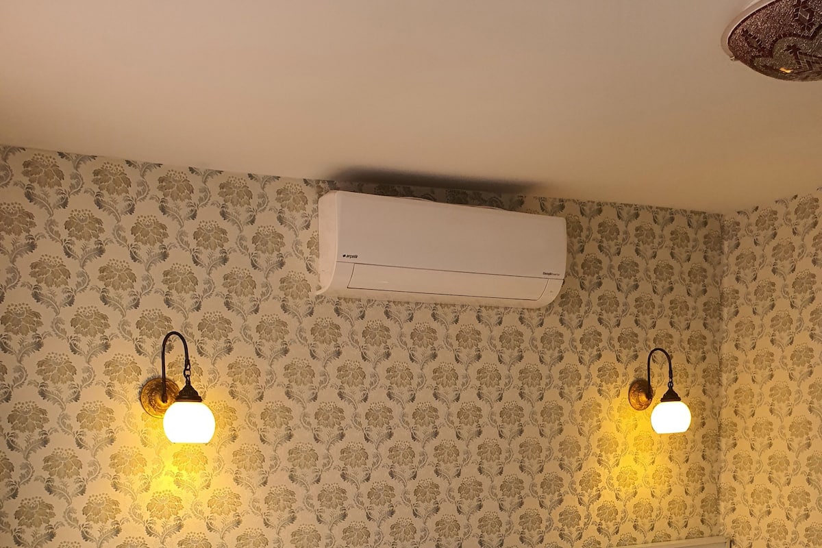 Caja de seguridad en la habitación y insonorización