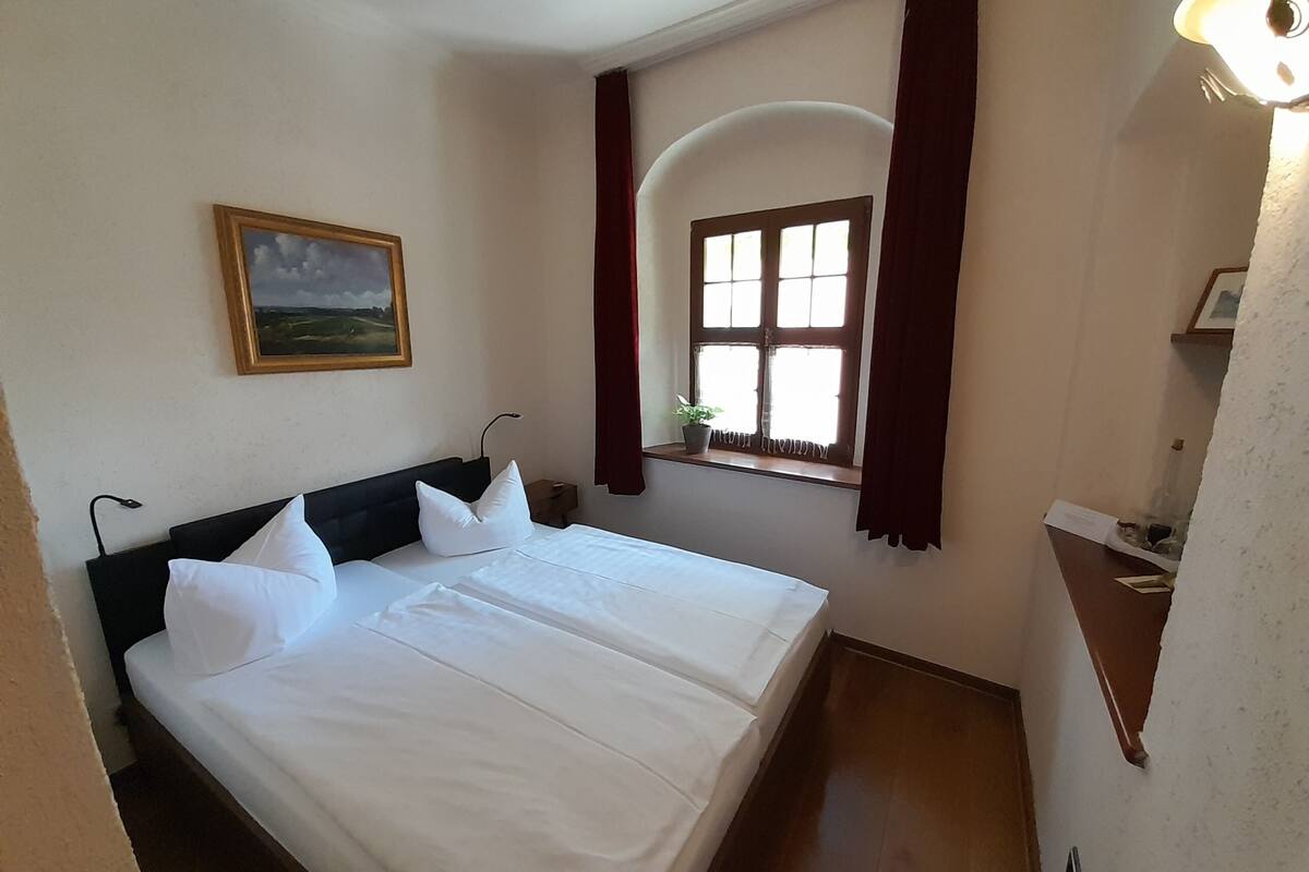 individually furnished, soundproofing, free wifi