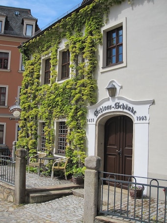 Front of property. Schloss Schänke garni